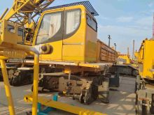 XCMG Official High Efficiency Second Hand Lifting Machinery XGC130 Mobile Crawler Crane Price